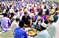 প্রতিদিন ইফতার করেন হাজারো মুসল্লি বায়তুল মোকাররমে