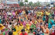মিরপুরে বেতন-বোনাস দাবিতে গার্মেন্ট শ্রমিকদের সড়ক অবরোধ