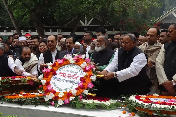 বঙ্গবন্ধুর সমাধিতে আওয়ামী লীগের শ্রদ্ধা