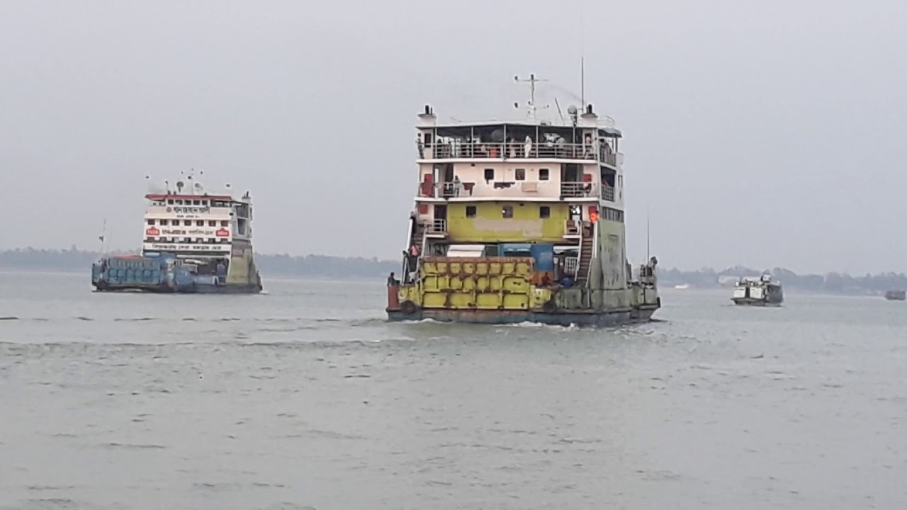 কর্মস্থলের উদ্দেশে রওনা হয়ে যাচ্ছেন শ্রমজীবী মানুষ