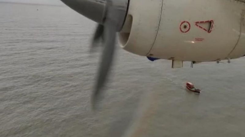মা ইলিশ রক্ষা: ভারতীয় নৌকা সরাচ্ছে ভারতীয় কোস্ট গার্ডের স্থল ও বিমান ইউনিট