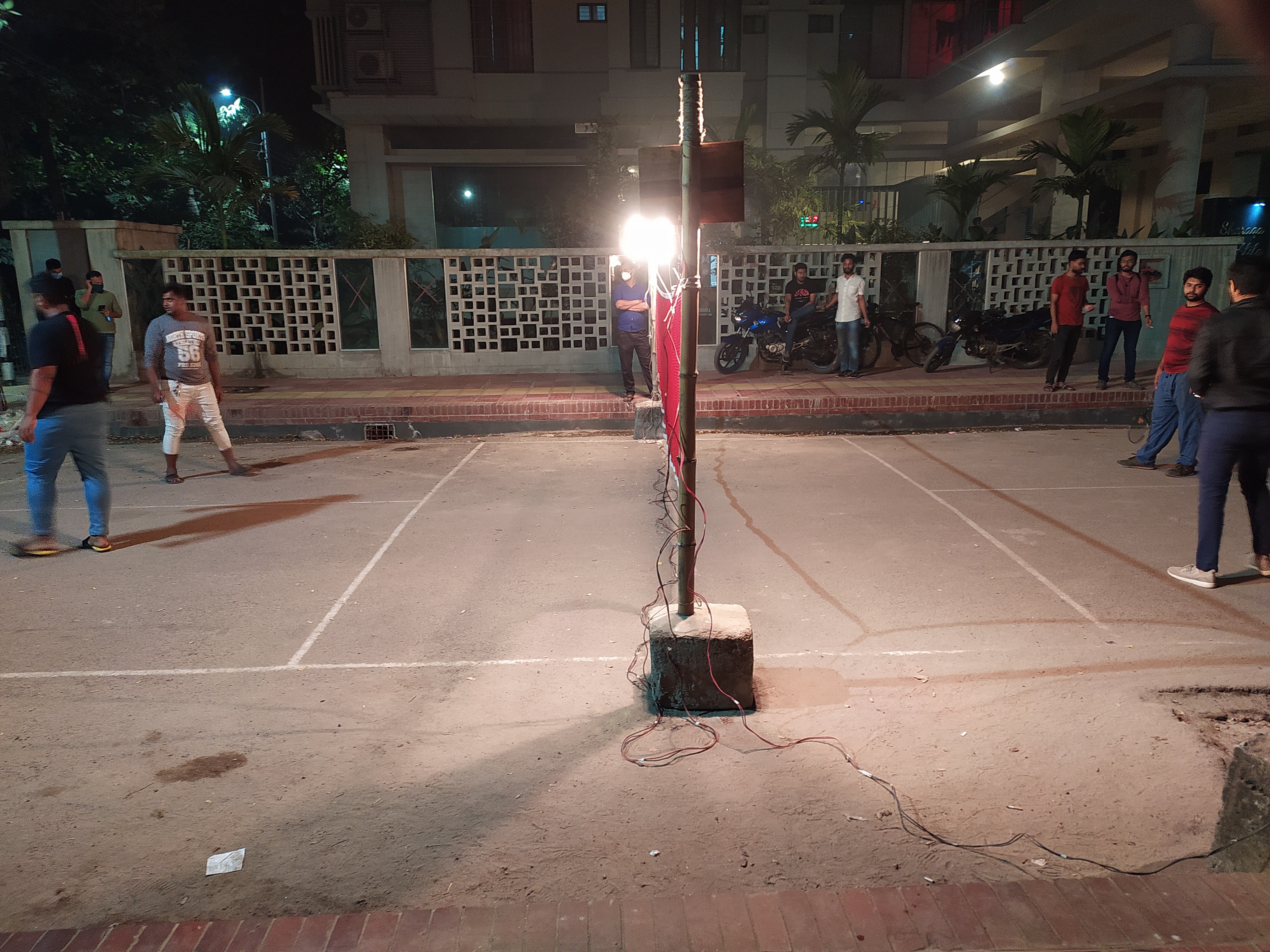 শীতের আনাগোনা না থাকলেও থেমে নেই ব্যাডমিন্টন