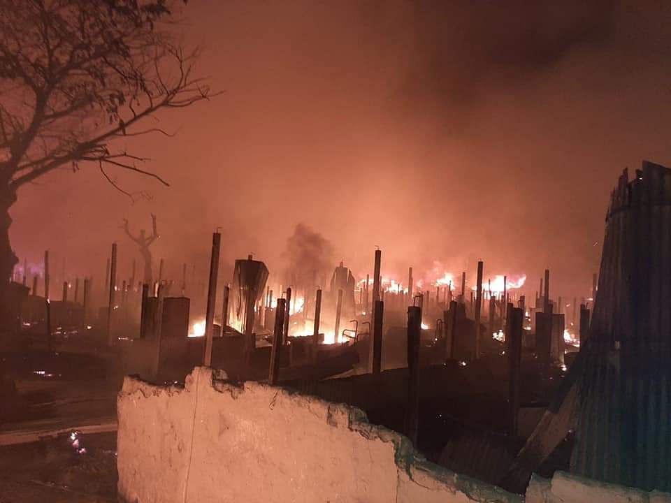 রোহিঙ্গা ক্যাম্পে আগুনে পাঁচ শতাধিক ঘর পুড়ে ছাই
