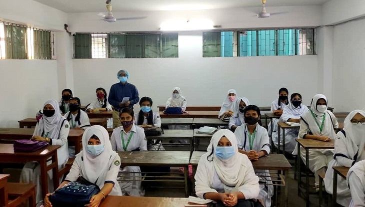 শিক্ষার্থীরা ফিরলো ক্লাসে এক মাস পর