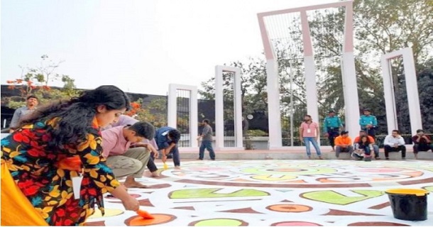 কেন্দ্রীয় শহীদ মিনার  প্রস্তুত হচ্ছে ভাষা শহীদদের শ্রদ্ধা জানাতে