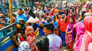 দ্রব্যমূল্যের ঊর্ধ্বগতি ও টিসিবির ট্রাকে লাইন