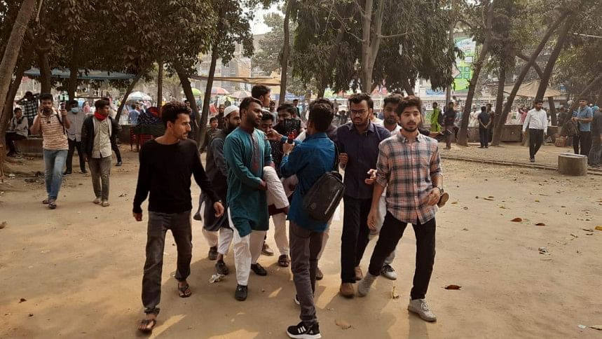 ছাত্রলীগের হামলায় ছাত্র অধিকার পরিষদের অন্তত ২২ জন আহত হয়েছেন