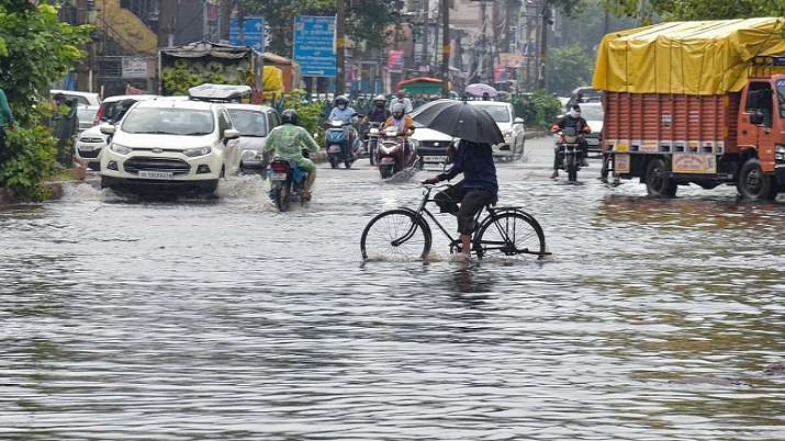 ভারী বৃষ্টির পরও অসহনীয় গরম